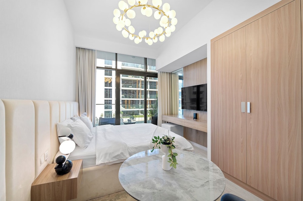Stylish Studio with Garden Views