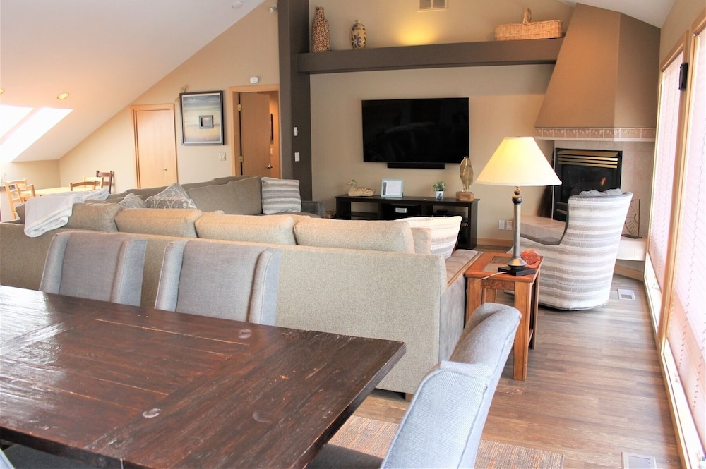 Lone Eagle Landing 2 3 Bedroom Home
