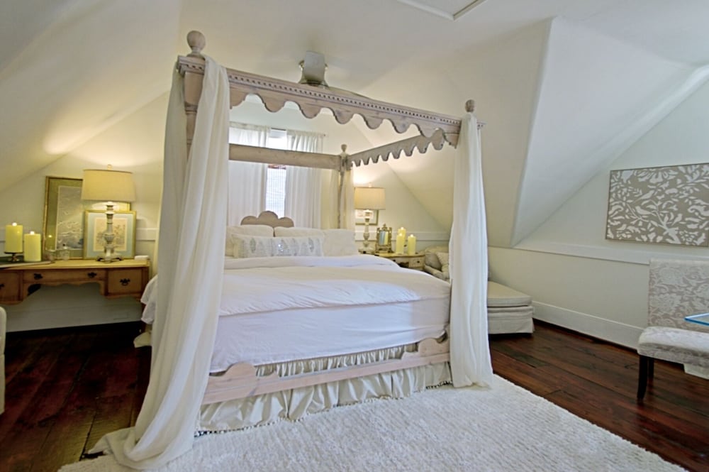 Chesnut Cottage Inn