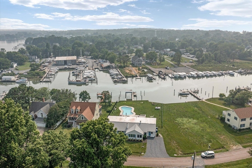 Waterfront Bliss: Ultimate Tilghman Retreat 4 Bedroom Home by RedAwning