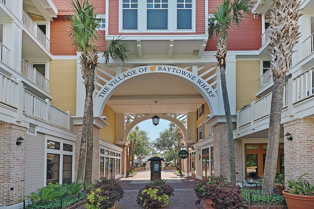 Augusta Village Sandestin by Gibson BR
