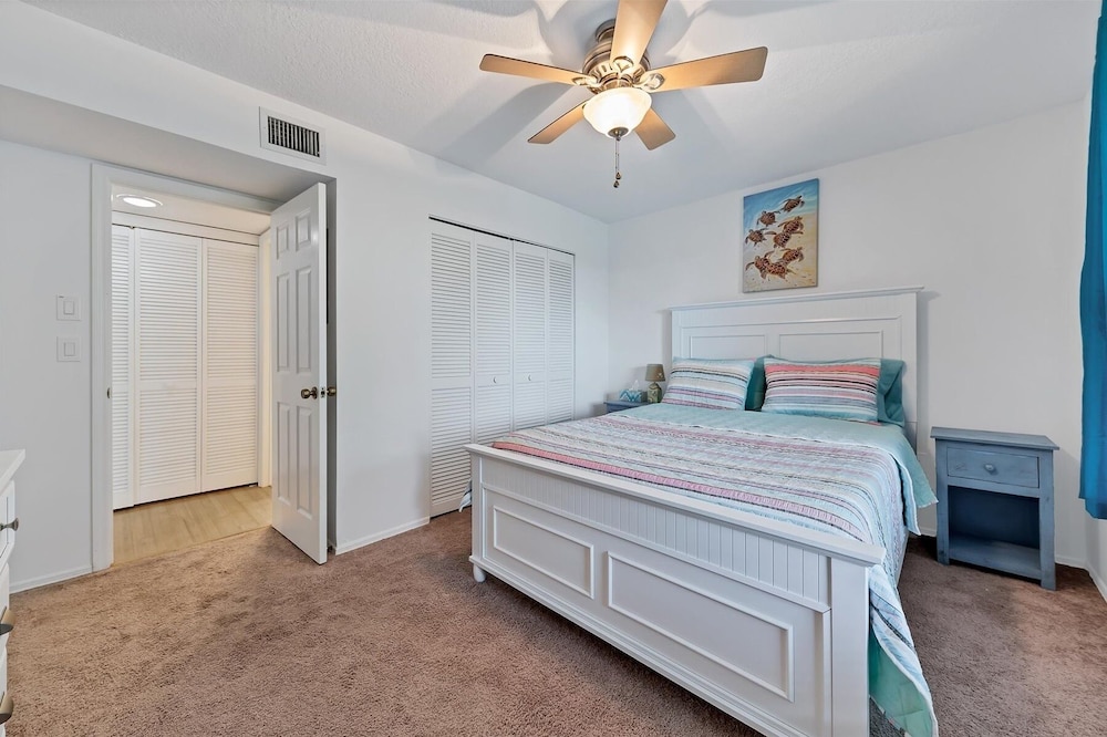 Myakka River 2/2 Private Waterfront Condo With Loft 2 Bedroom Condo
