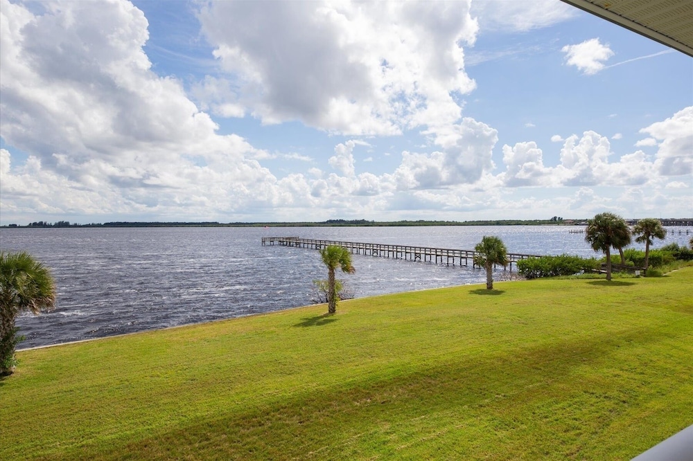 Myakka River 2/2 Private Waterfront Condo With Loft 2 Bedroom Condo