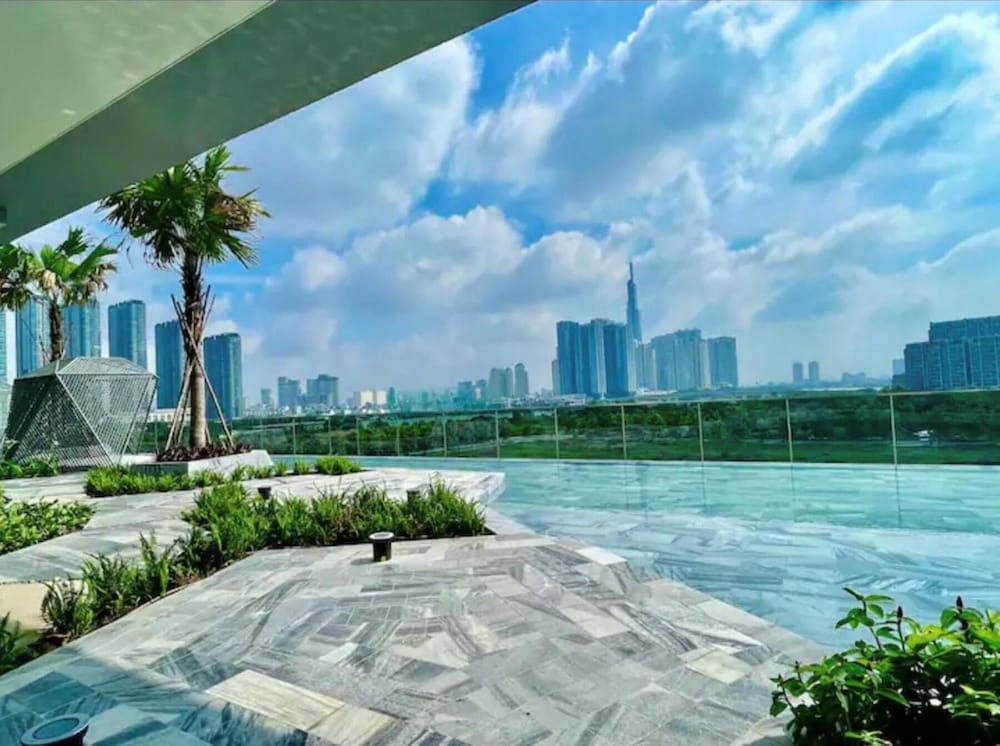 DongDong Apartment The Metropole