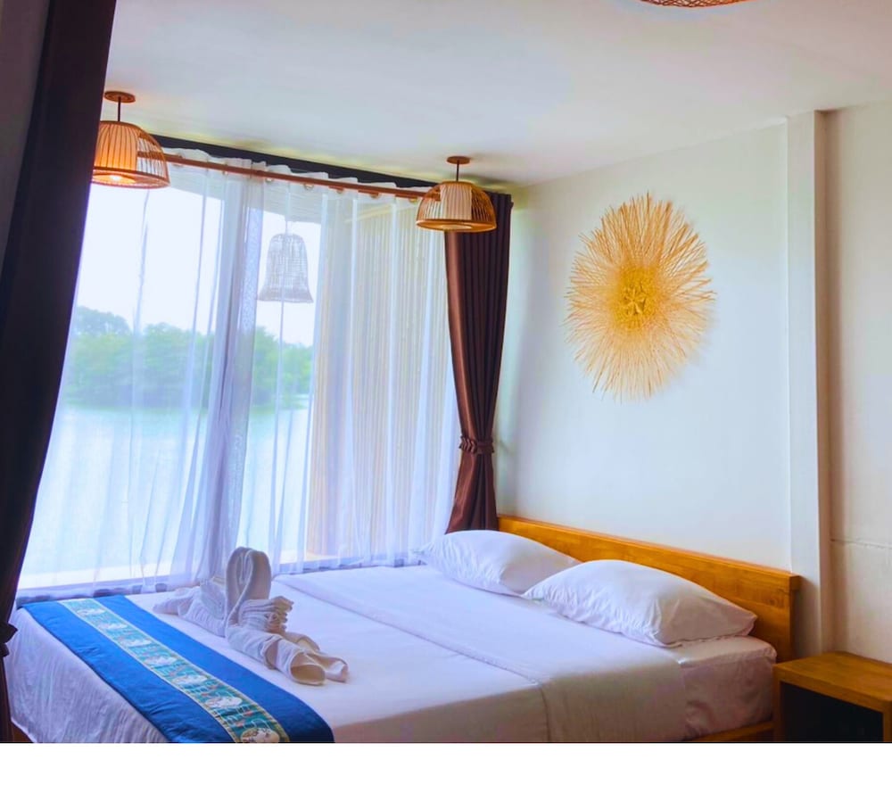 Baanrimnam Resort Lopburi