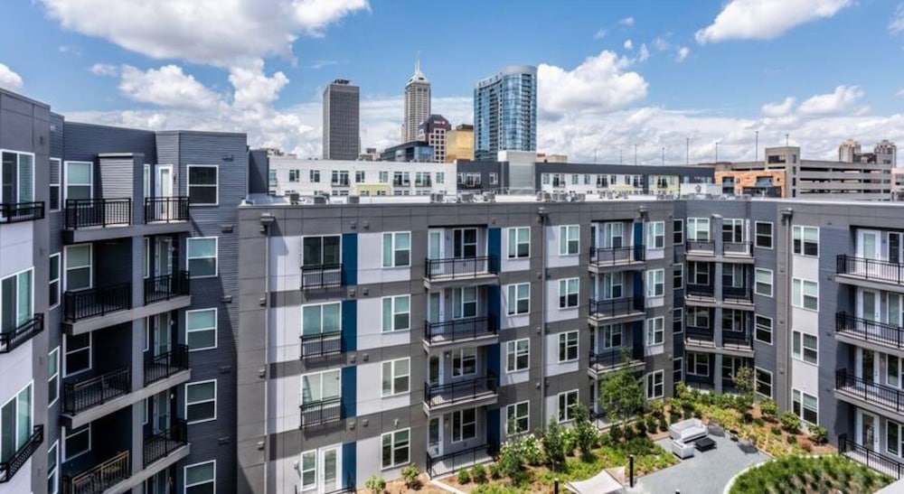 CozySuites at East Washington view 5