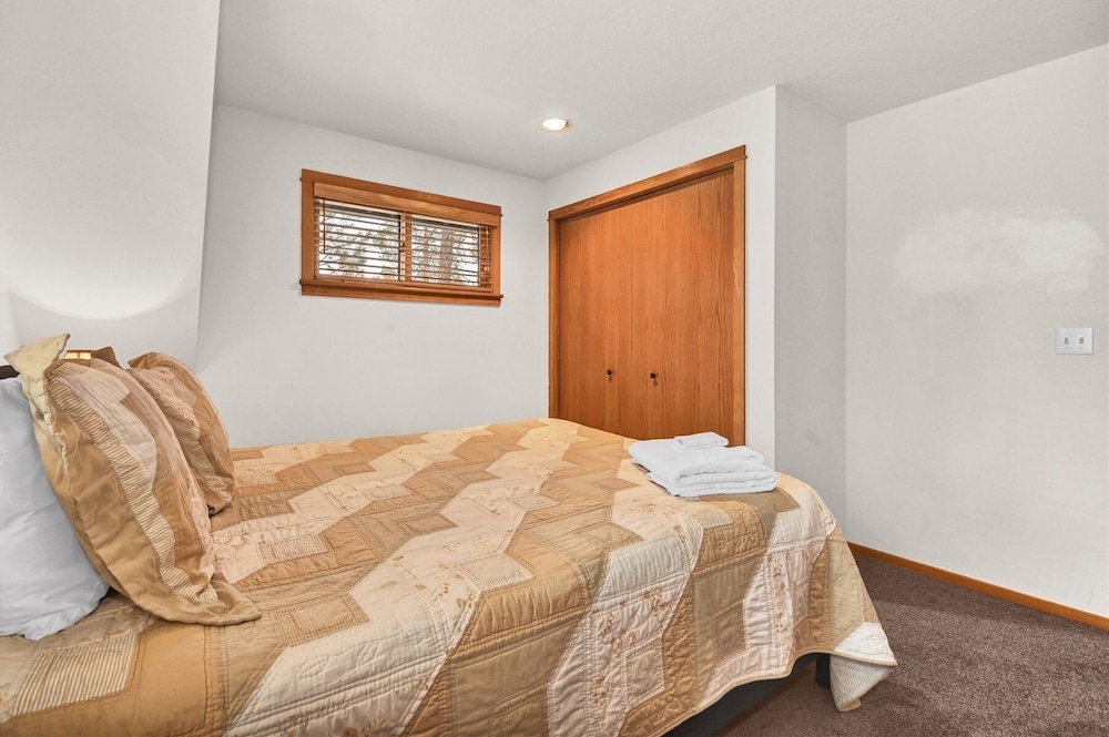 Otter 8 3 Bedroom Home