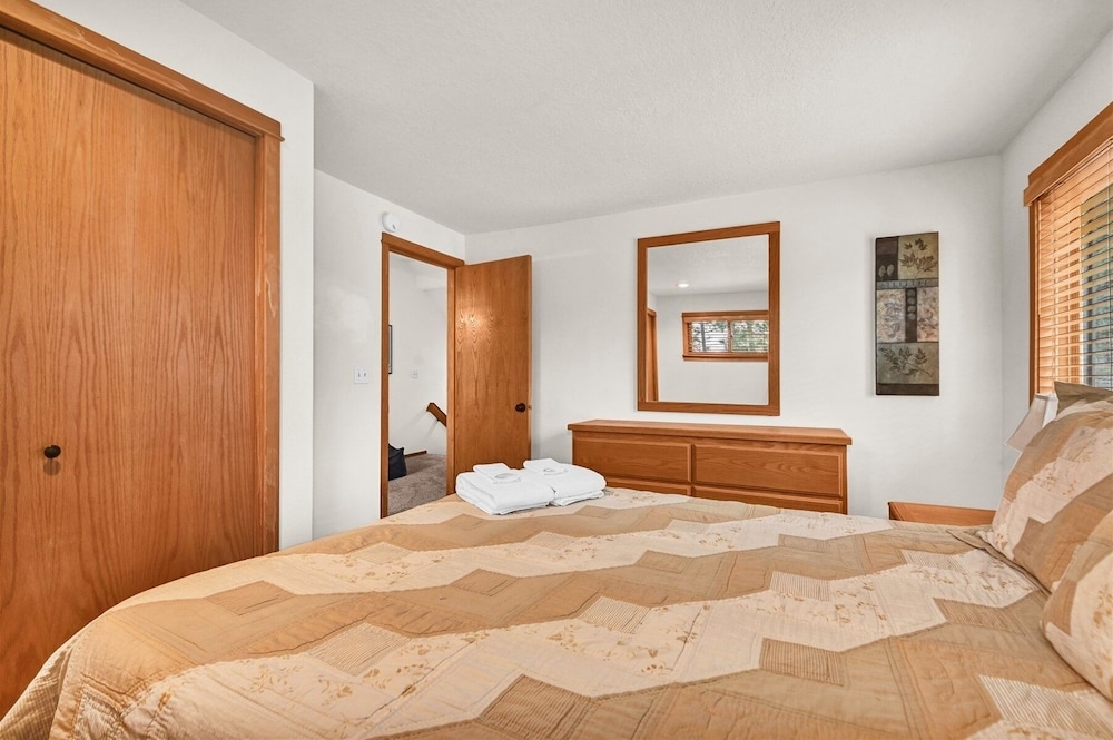 Otter 8 3 Bedroom Home