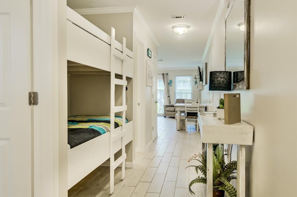 7 A, One Bedroom Condo view 3