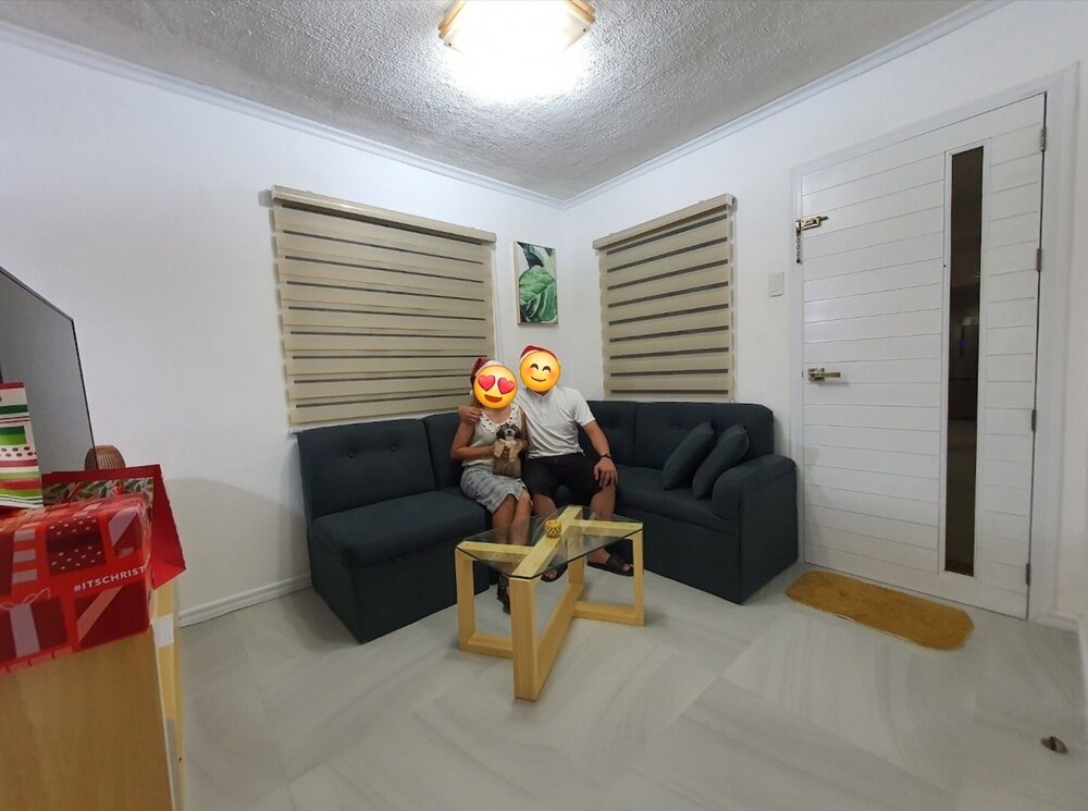 3 Bedroom Fully Furnished Aircon House With Free Car Park
