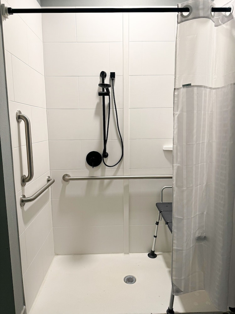 Mount Laurel Vacations - Hawthorn Extended Stay by Wyndham Mount Laurel / Moorestown - Property Image 8