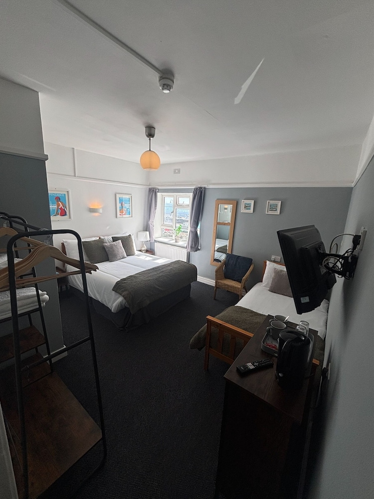 The Yacht Inn