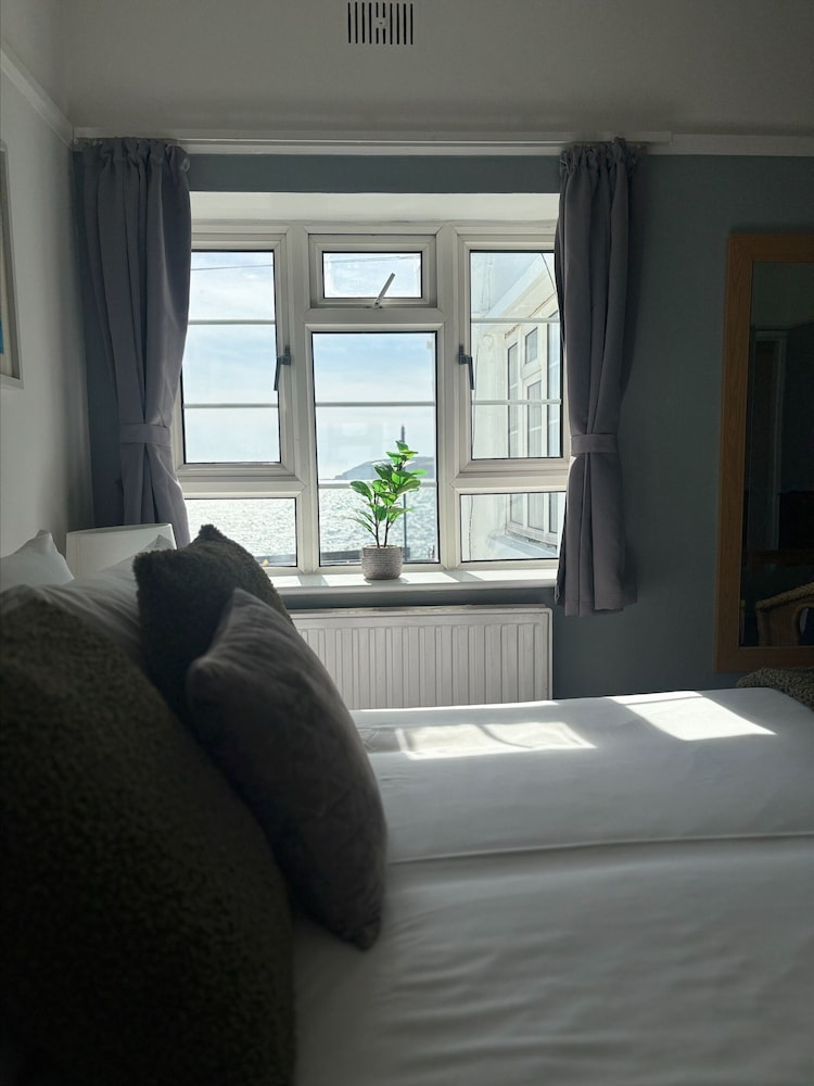 The Yacht Inn
