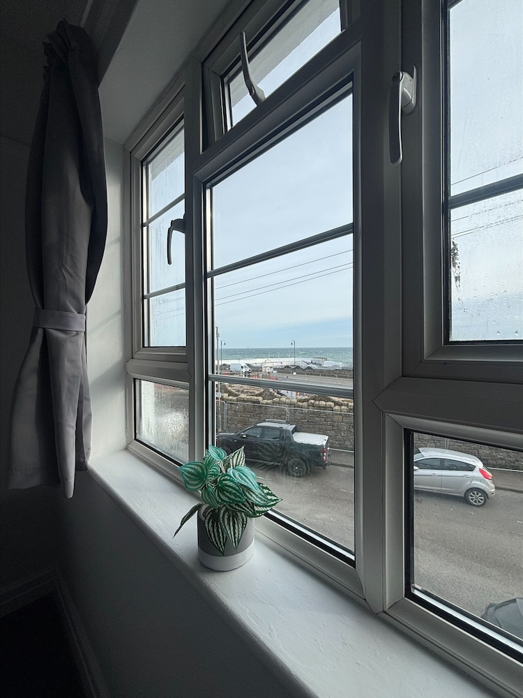 The Yacht Inn