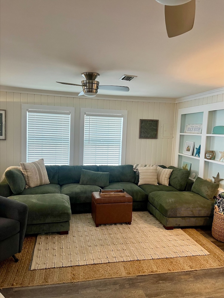 Serenity Shores by Southern Vacation Rentals