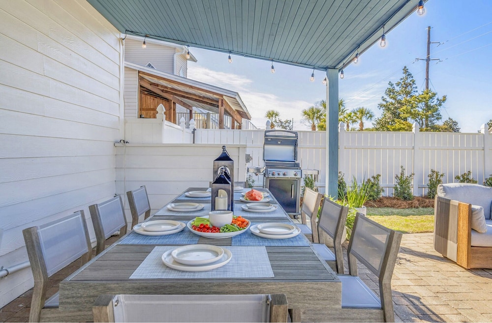 Destin Oasis Coastal Hideaway With Backyard Fun 4 Bedroom Home