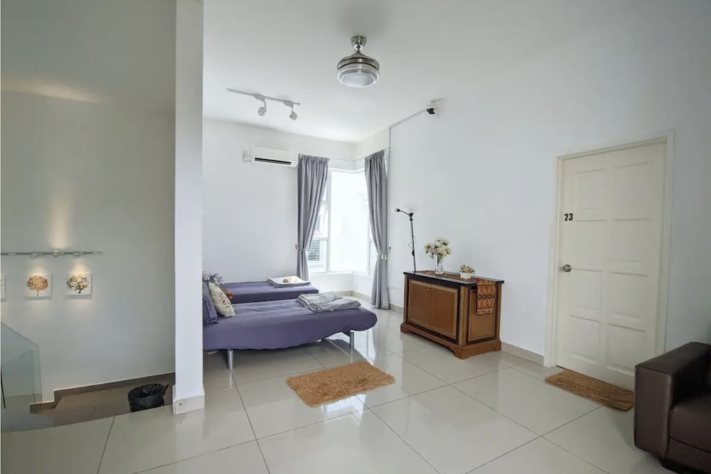 Lux Desaru Villa