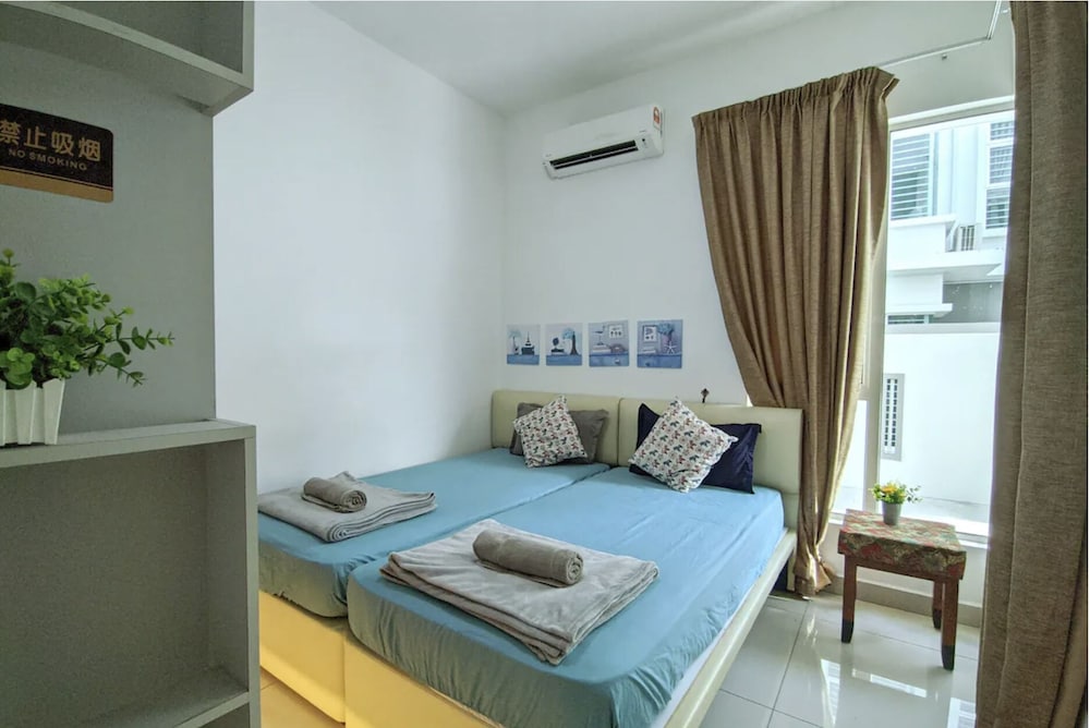 Lux Desaru Villa