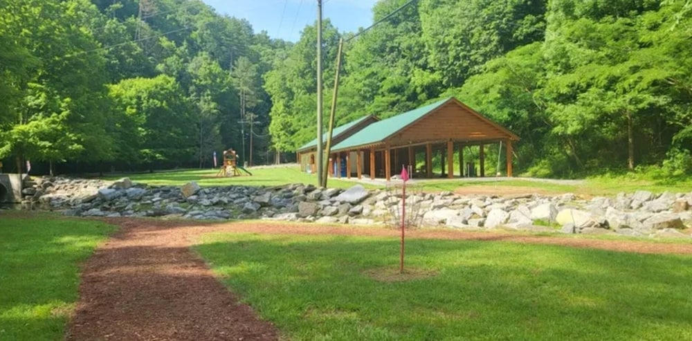 The Wild Life 2 Bedroom Cabin