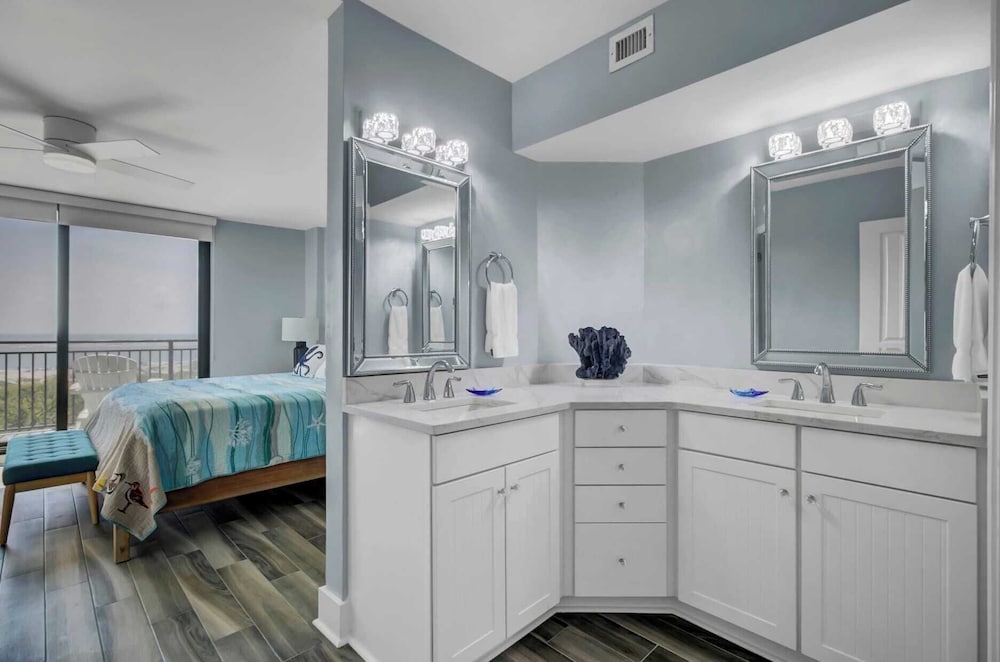 423 C Shipwatch by Avantstay Ocean Views Community Pool Close to Beach