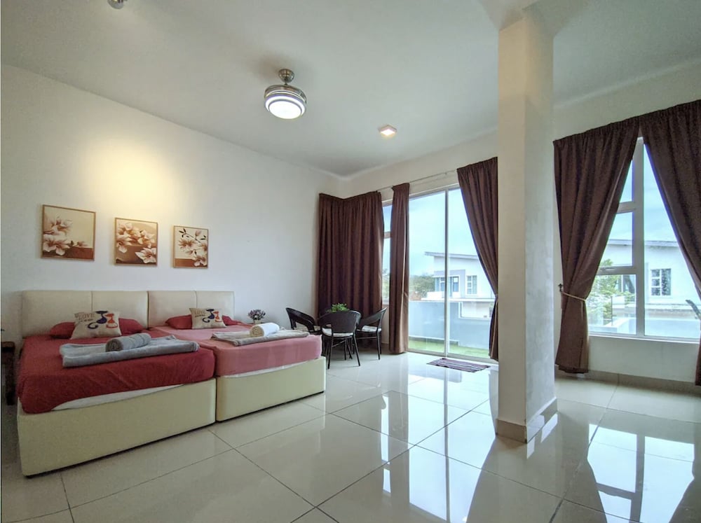 Lux Desaru Villa