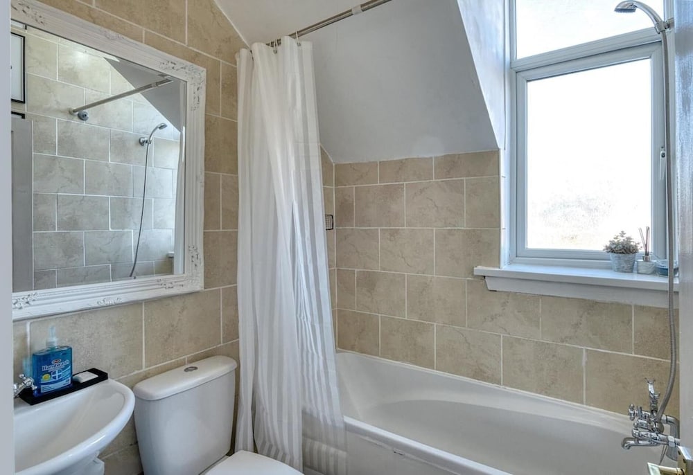 Home Near City Centre, Pets Welcome, Parking