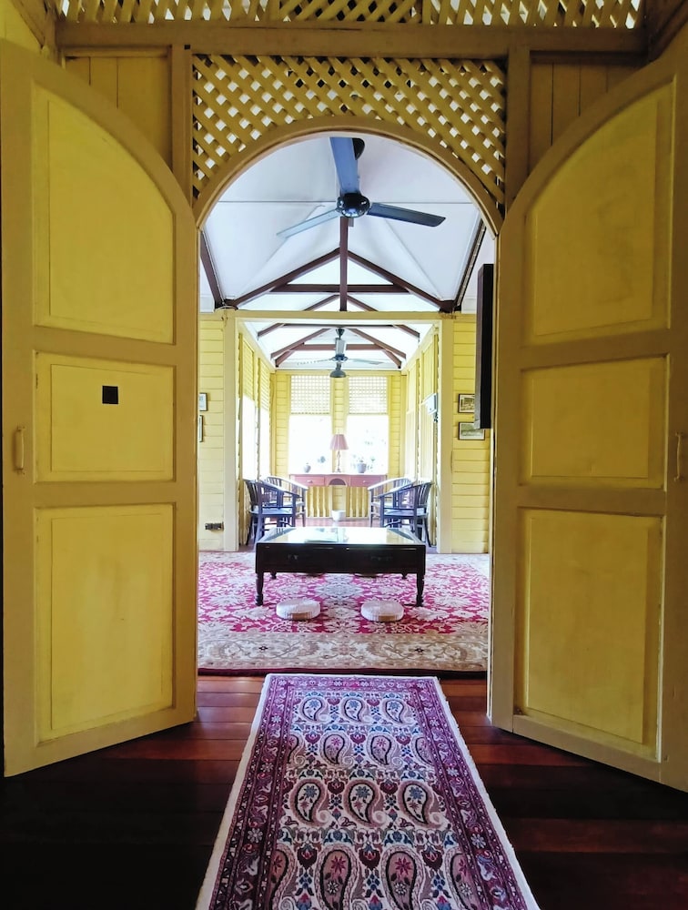 Bagas Zakariah Orchard Lodge