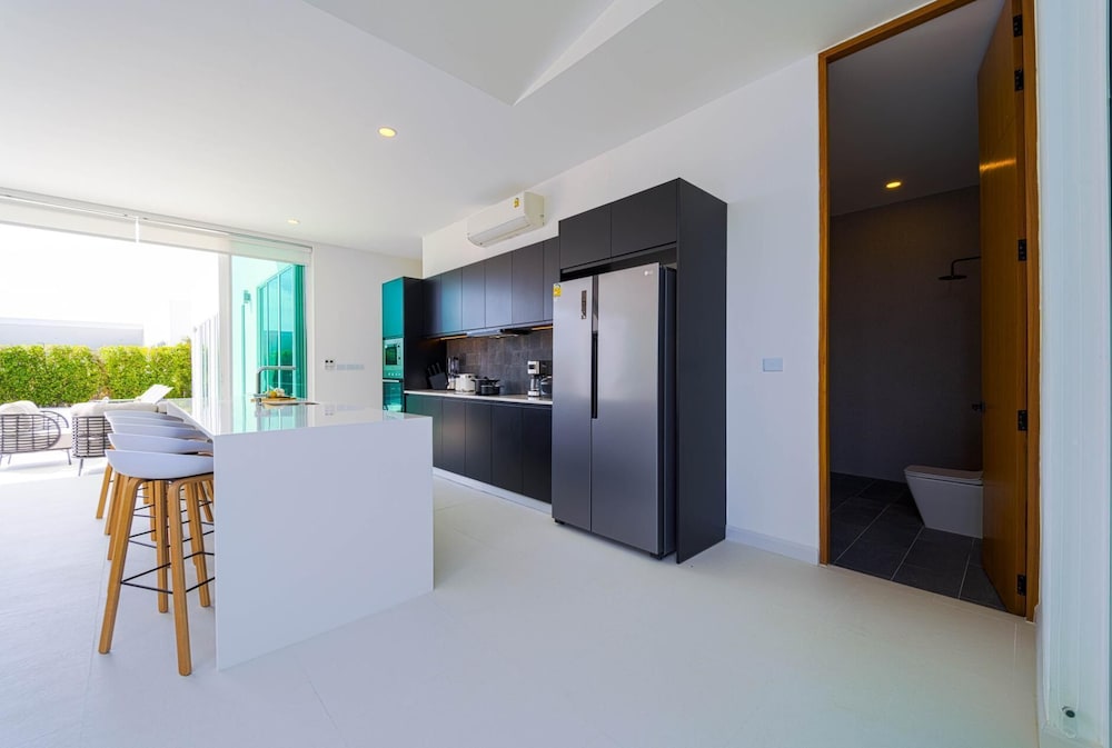 Modern 4 Bed Private Pool Villa KH-B6