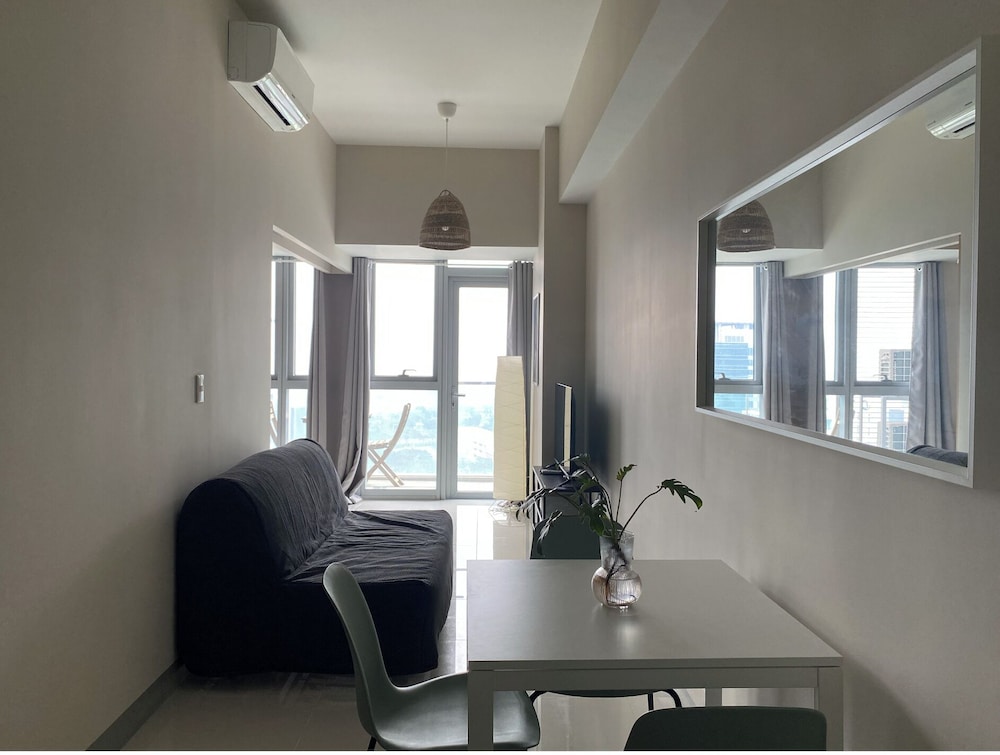 Uptown Park Suites Tower 2