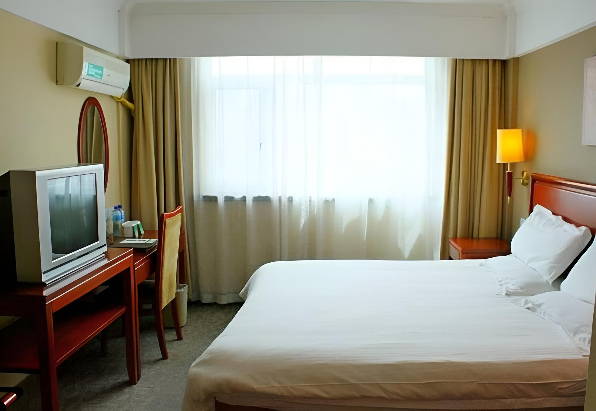 GEM Hotel Wuning Road Zhenping Road Metro Station