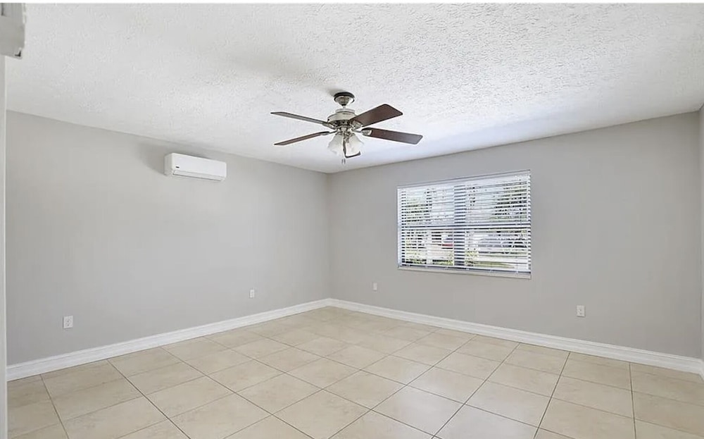 105th with Pool 654 3 bedroom 2 bedroom Remodel in works 3 Home