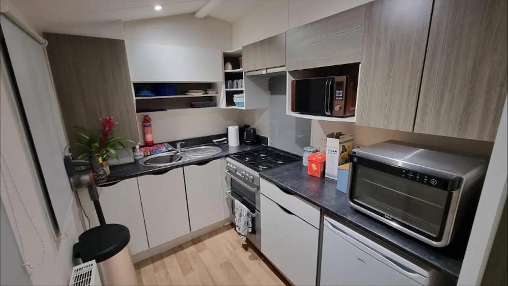 Seaside Holiday Park 4-bed Caravan in Heysham view 4