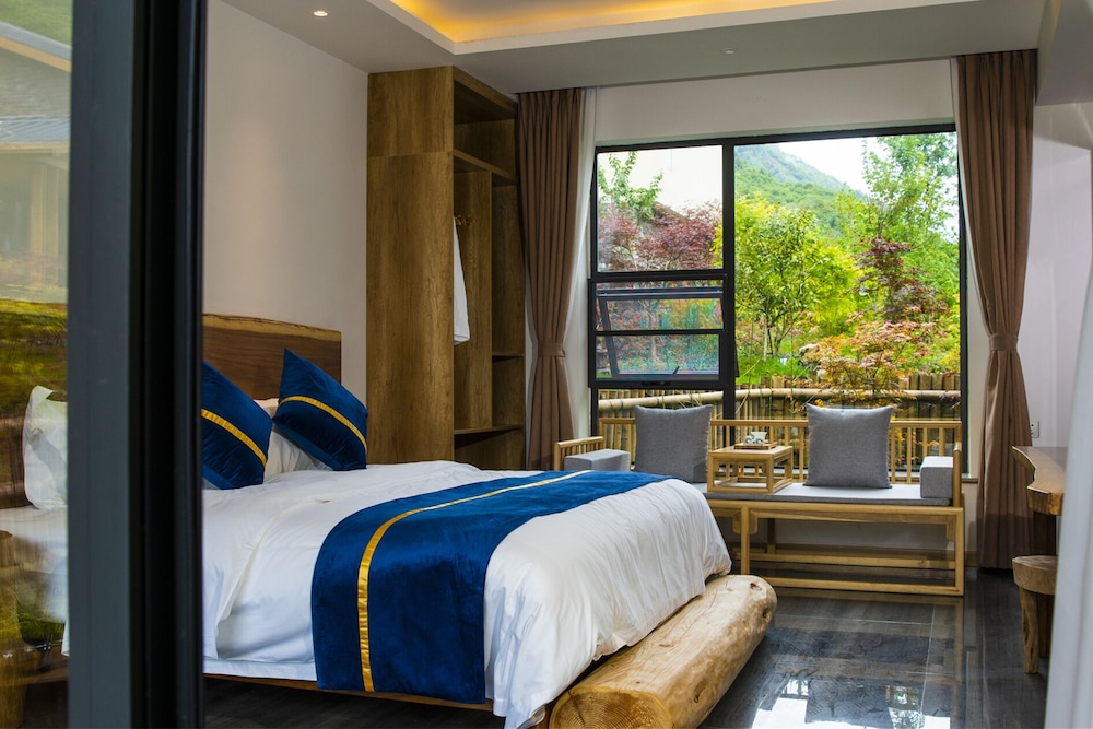 Summergarden Hotel