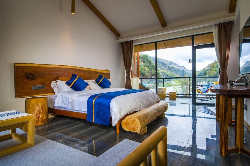 Summergarden Hotel