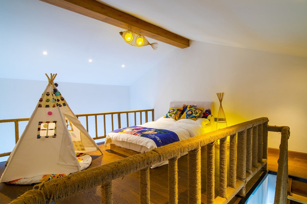 Summergarden Hotel