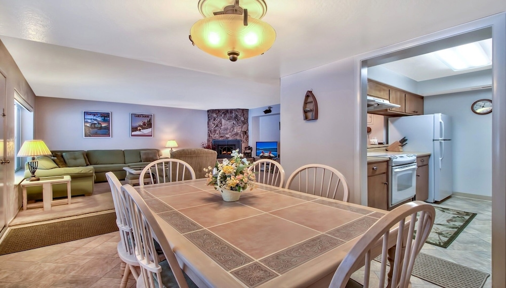 Altomare's Bavarian Ge 1148ha 3 Bedroom Condo