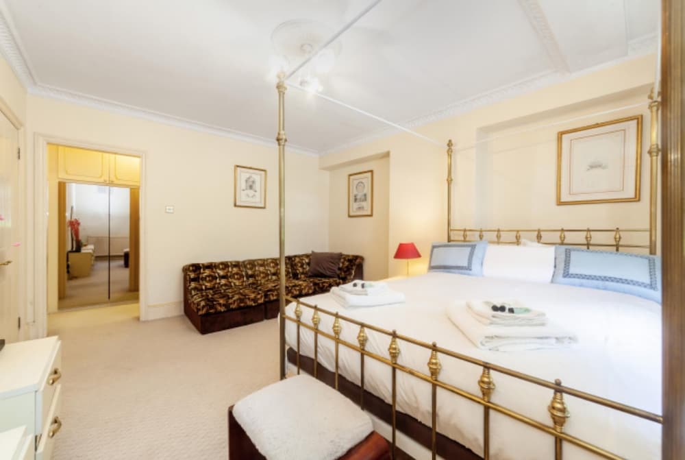 Remarkable 3-bed Apartment in London