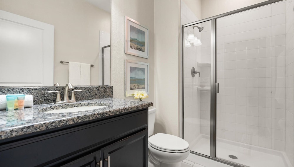 Upstay: Family-friendly 4BR Townhouse w Pool & BBQ