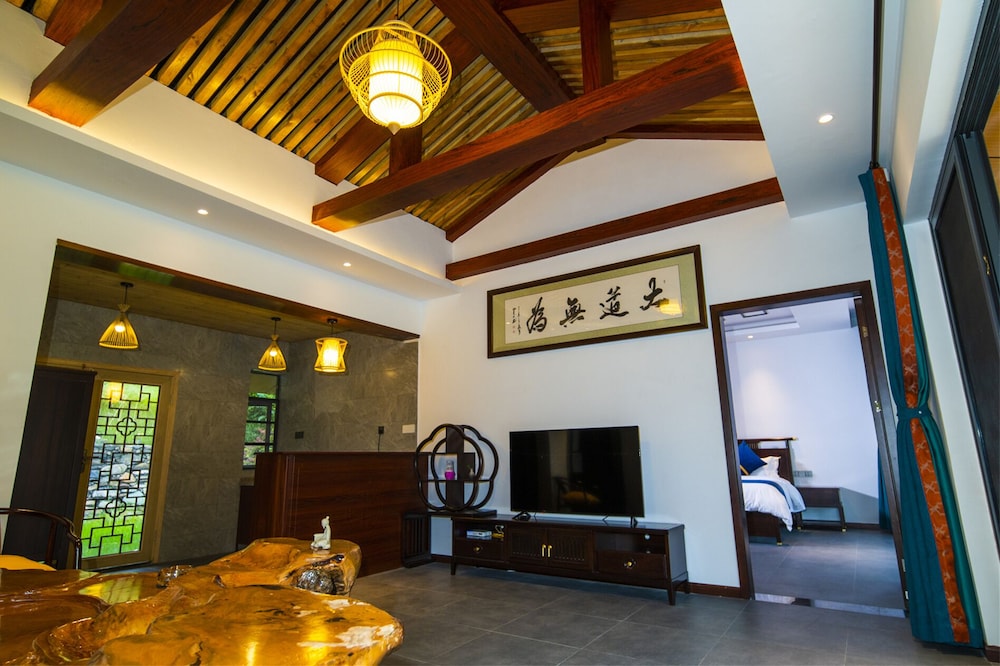 Summergarden Hotel
