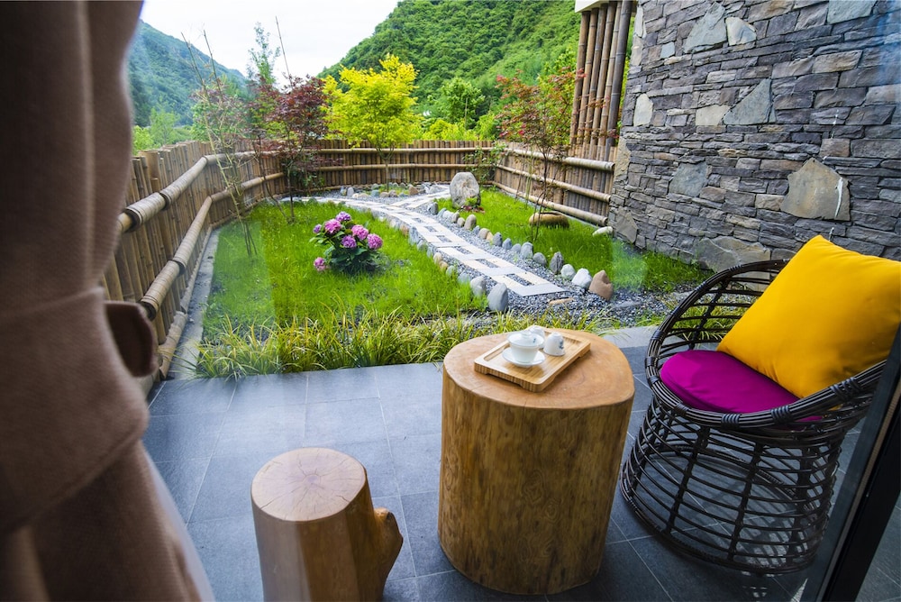Summergarden Hotel