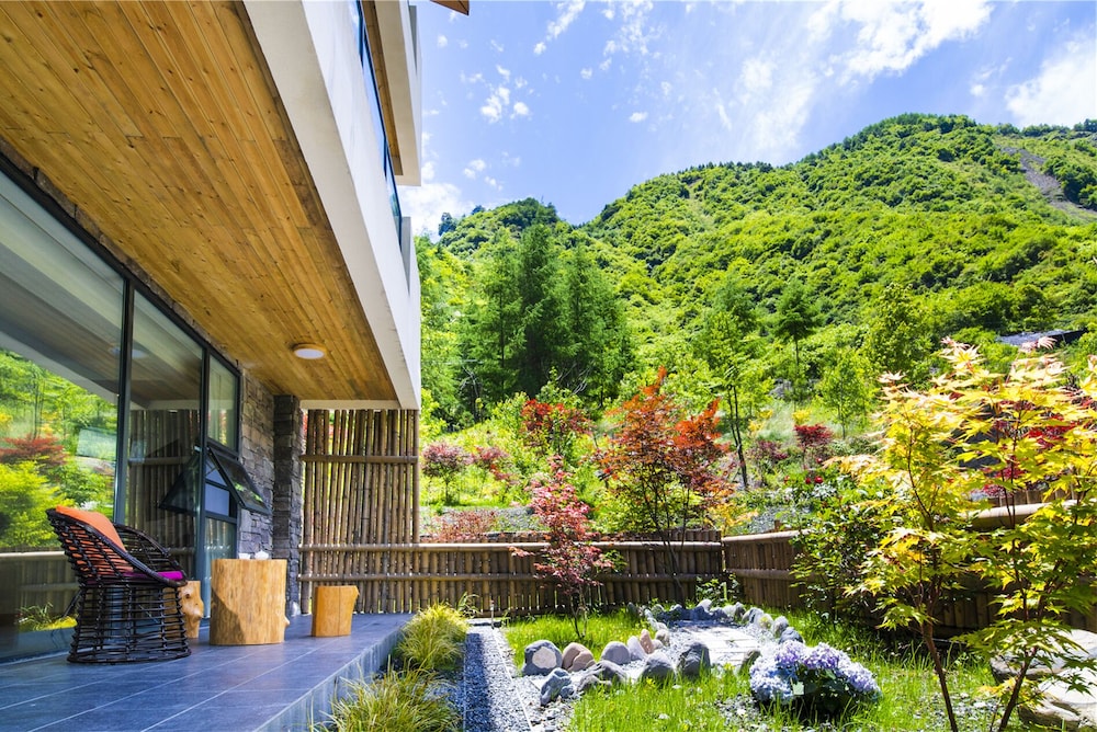 Summergarden Hotel
