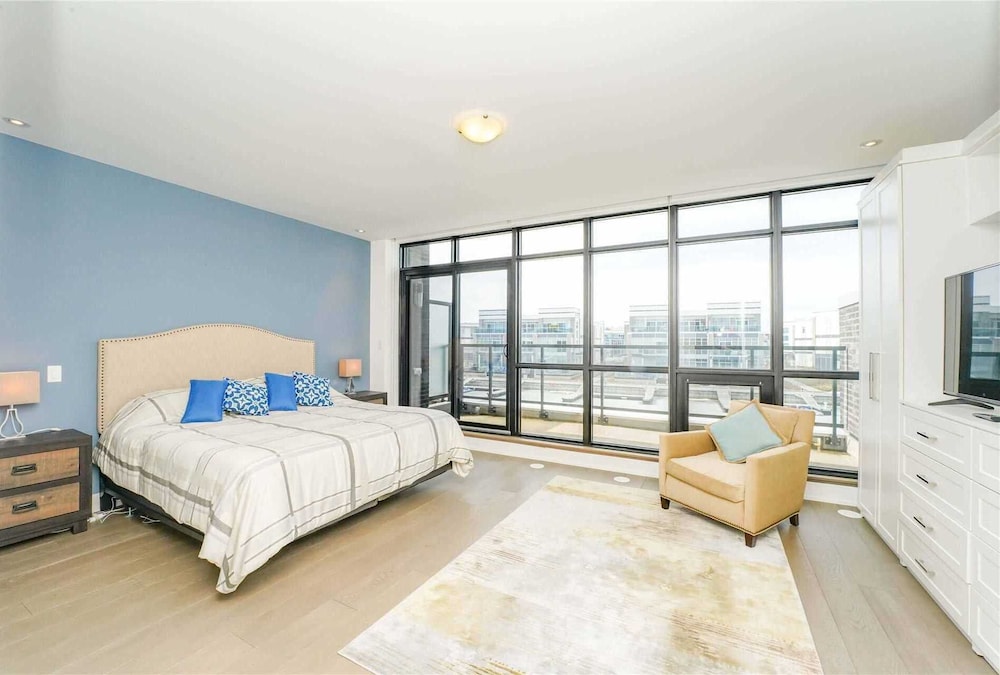 Friday Harbour Boutique Home