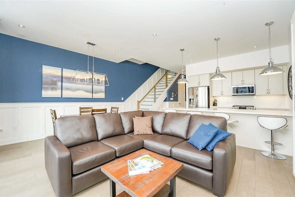 Friday Harbour Boutique Home