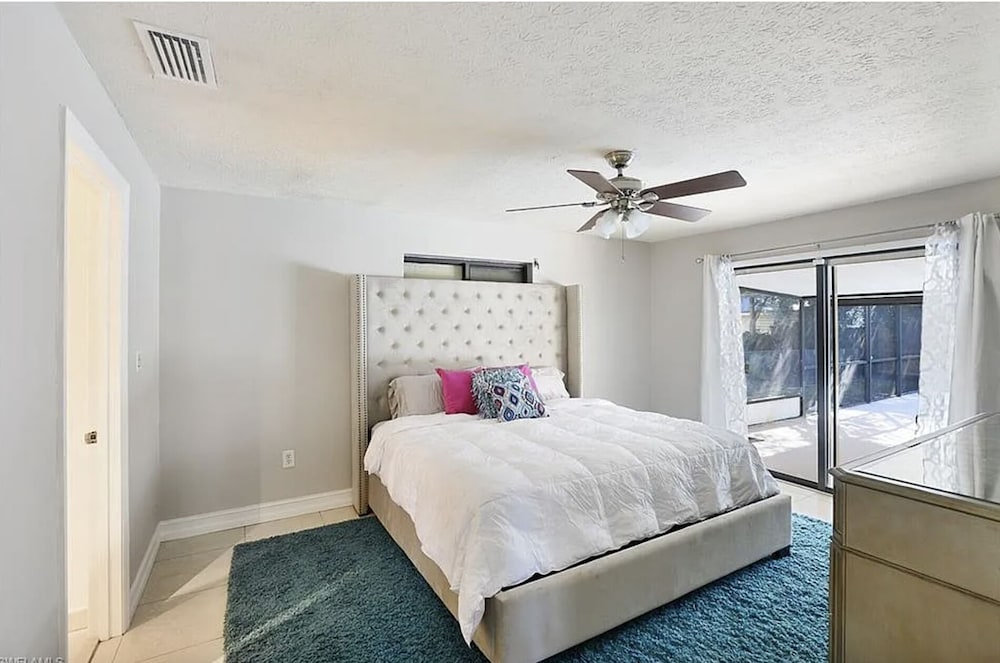 105th with Pool 654 3 bedroom 2 bedroom Remodel in works 3 Home