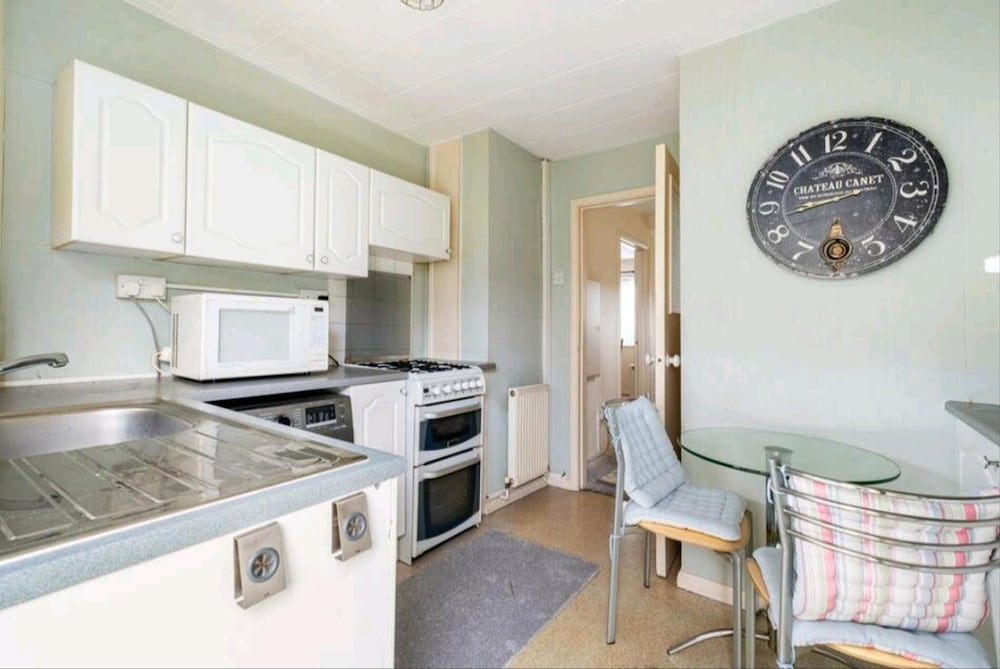 3BR House/garden/patio/7 Guests/fireplace/parking