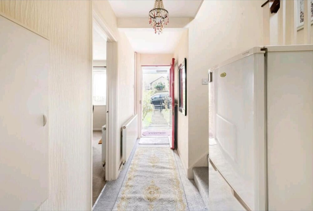 3BR House/garden/patio/7 Guests/fireplace/parking