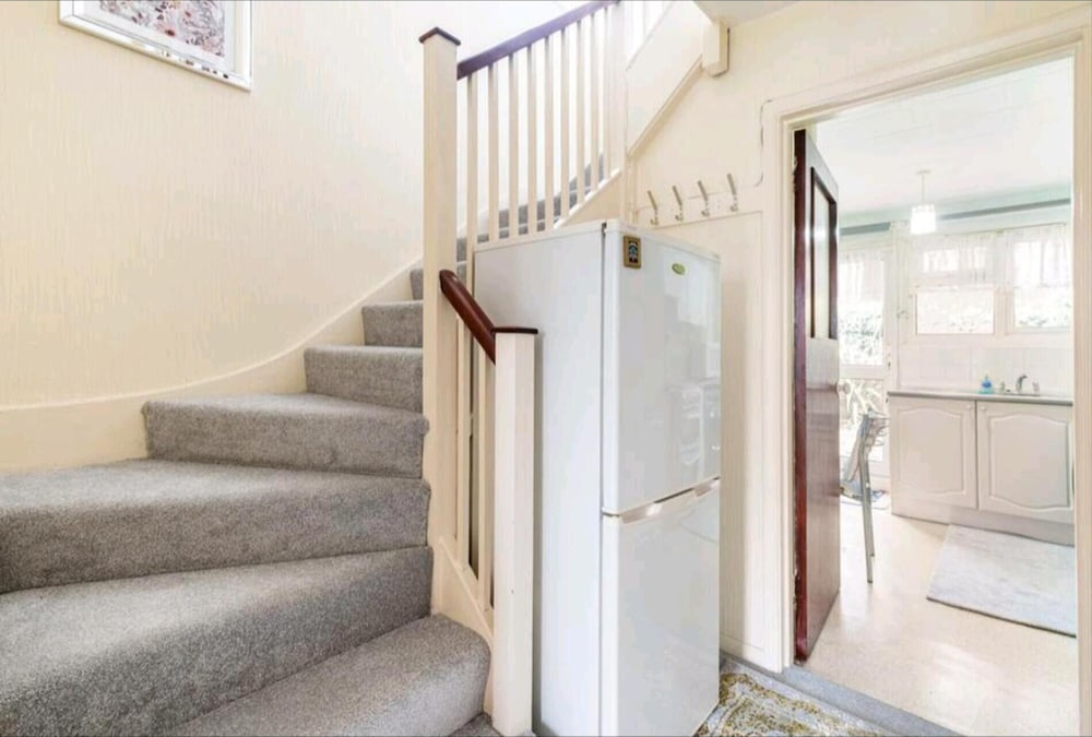 3BR House/garden/patio/7 Guests/fireplace/parking