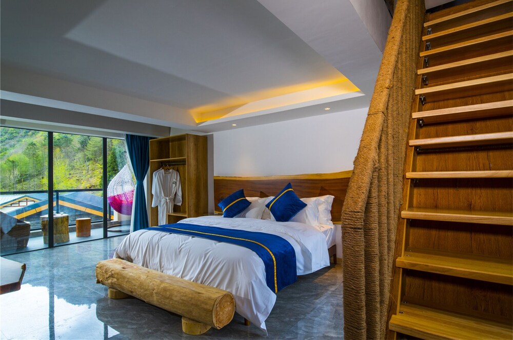 Summergarden Hotel