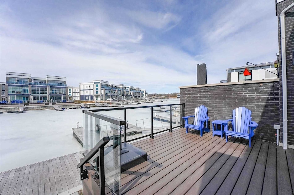 Friday Harbour Boutique Home