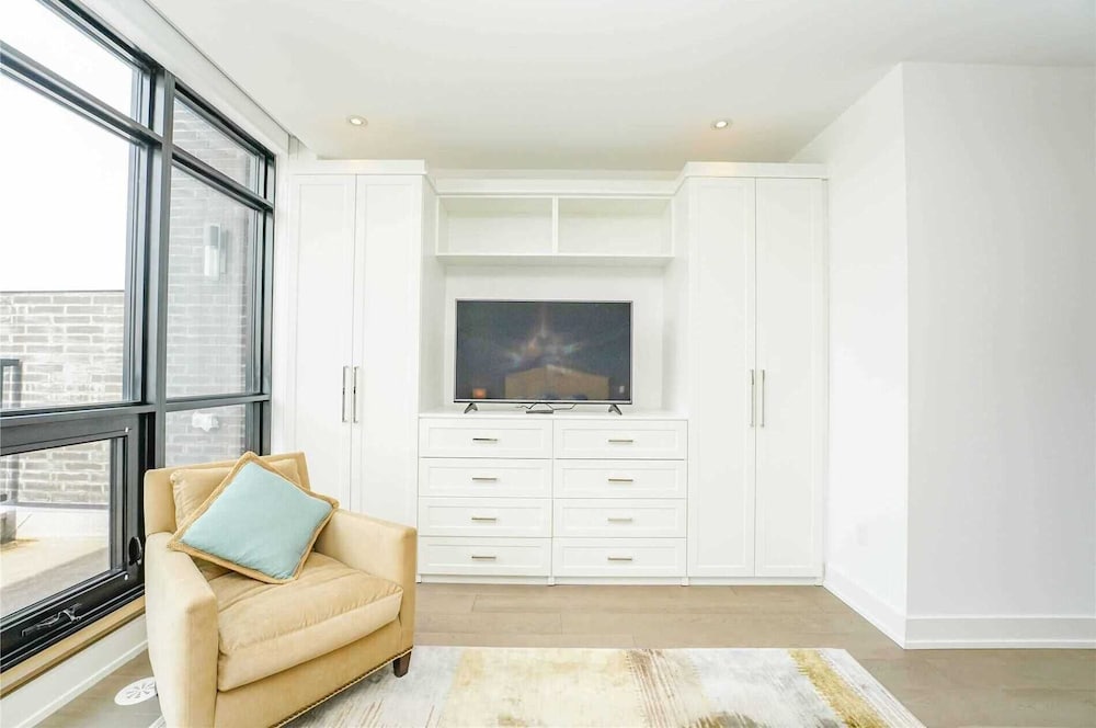 Friday Harbour Boutique Home